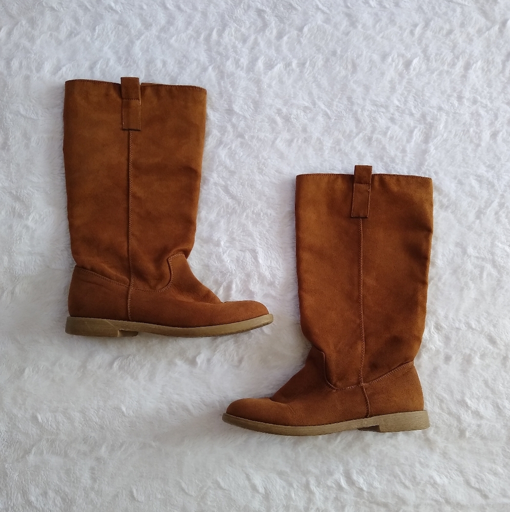 American Eagle Faux Suede Pull On Boots